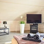2 Bedroom Lovely In بيت للعطل