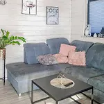 펜션 3 Bedroom Lovely In *