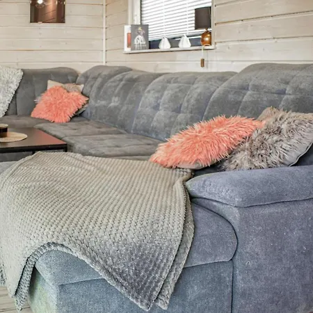Ferienhaus 2 Bedroom Lovely In Stettin