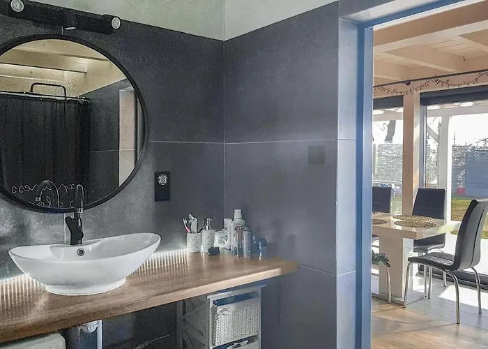 Casa de Férias 2 Bedroom Lovely In Estetino